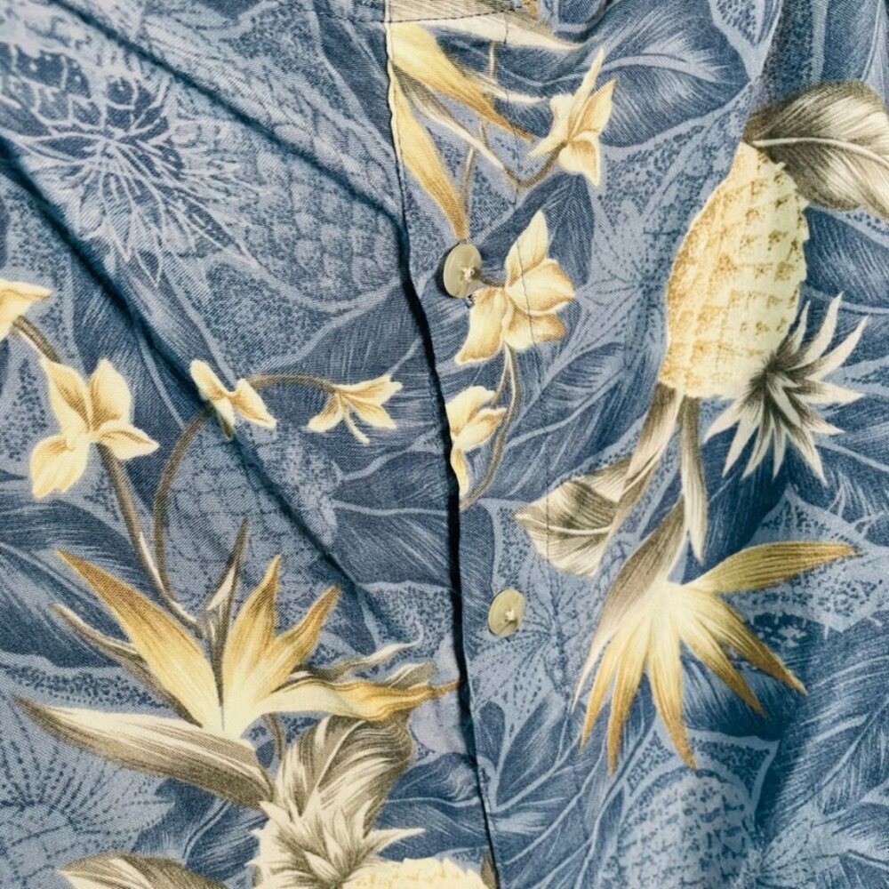 Episode Remake Blue Tropical Pineapple Cropped Flowy Tank Top | Medium - Picture 4 of 5